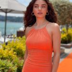 Ayça Ayşin Turan Instagram – ☀️☺️🧡