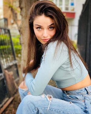 Ayça Ayşin Turan Instagram - Selam cınımmm 🐰
