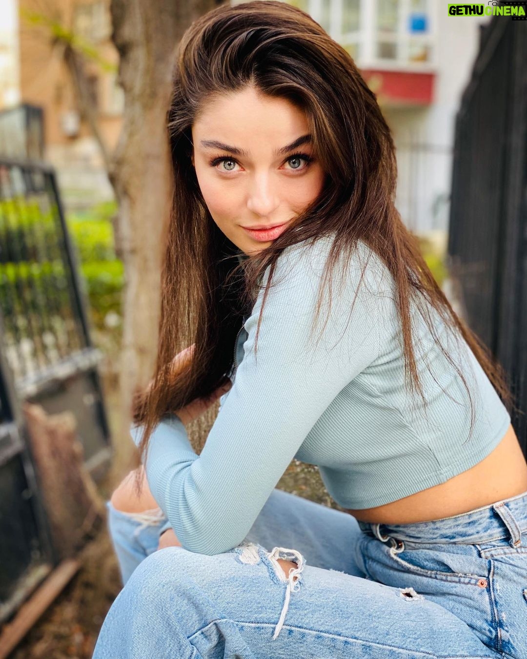 Ayça Ayşin Turan - 695.3K Likes - Selam cınımmm 🐰