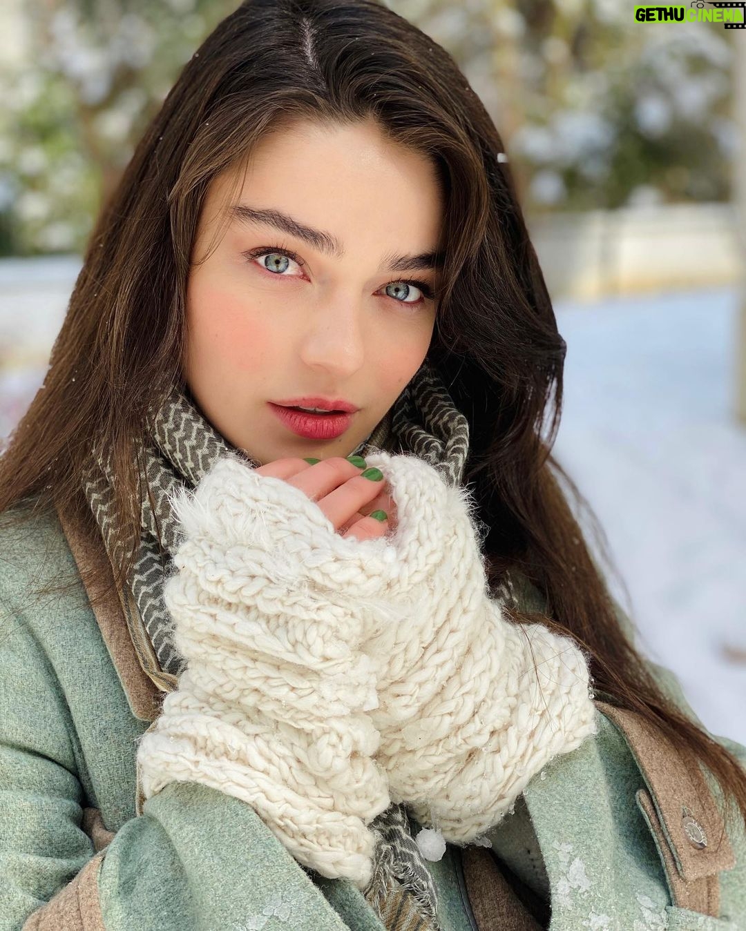 Ayça Ayşin Turan - 621K Likes - Tamam bunlar şimdilik son😋🤓💞🌸