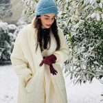 Ayça Ayşin Turan Instagram – Küçükken ellerim soğuktan sızlasa da karla oynamaya devam etmek için inat edenlerdendim🤓⛄️ bugün de tadını çıkarmayalım mı yani 😏🥳🤍 #yaşasınkaryağdı❄️☃️