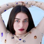 Ayça Ayşin Turan Instagram – @vogueturkiye 🙆🏻‍♀️♥️
Genel Yayın Yönetmeni: @debora_zakuto Moda Editörü: @cerencetinoglu Video: @batuhankucam Fotoğraf: @memeterol Röportaj: @ilgokirmakli Saç: @talatkivrak  Makyaj: @aslibilge Prop Styling: @dilarayilmazco Prodüksiyon: @bihterneymen; Moda Editörü Asistanı: @ebrukboyaci Prop Styling Asistanı: Doğa Yeşil Makyaj Asistanı: @belizar