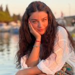 Ayça Ayşin Turan Instagram - Sevda ben bu arada 🍇❤️