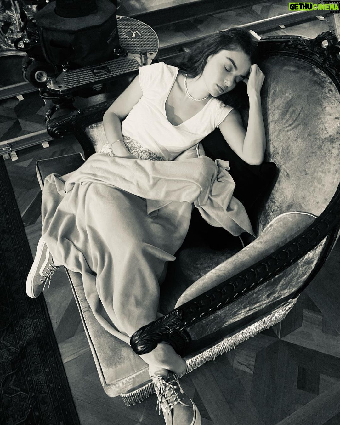 Ayça Ayşin Turan Instagram - Sevda ben bu arada 🍇❤️