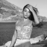 Ayça Ayşin Turan Instagram - Sahra’nın da olmasın mıydı bi siyah beyaz postu 🤫🫠🖤 İyi pazarlar 🌸🤓 #Senİnandır 🎬🍿