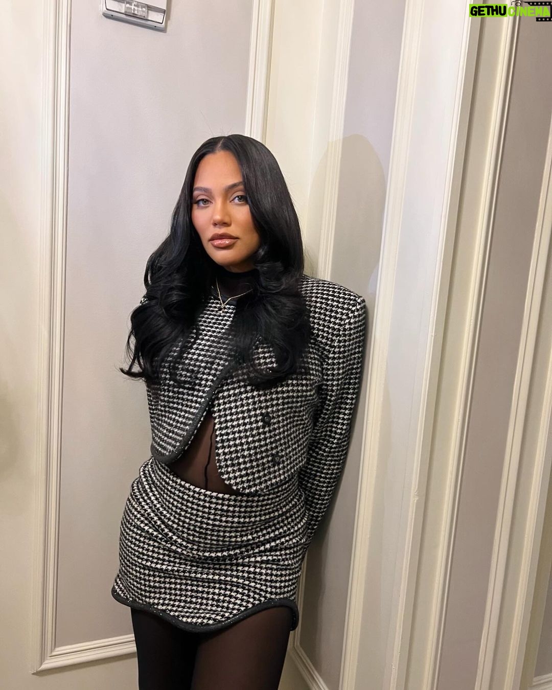 Ayesha Curry Instagram - Today Show w @hodaandjenna for Irish Wish streaming on @netflix everywhere March 15 🍀🍀. @lindsaylohan and I won the game for sure 🥰😆