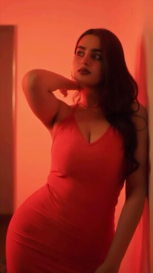 Ayesha Khan Instagram - Happy valentines🥀
.
.
🎥- @rahulpurohitofficial 
.
.
#reelsinstagram #valentines #foryou #explore
