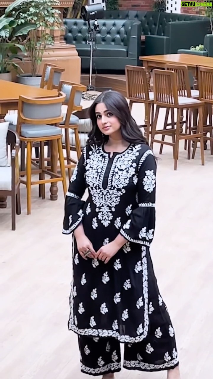 Ayesha Khan Instagram - Link in bio… . . 📷- @avigowariker 👱🏻♀️- @tinamukharjee 💄- @mallika_bhat 💃- @anshikaav Location- @theninesmumbai Management- @tarctalent . . #youtubeindia #reelsinstagram #minivlog #foryou #explore #youtube