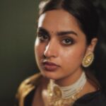Ayesha Khan Instagram – ✨
.
.
📷- @cs.photography17 
Styled by- @duh_rasmalai
Jewellery- @ijewels009 
Location- @dotstudiosmumbai