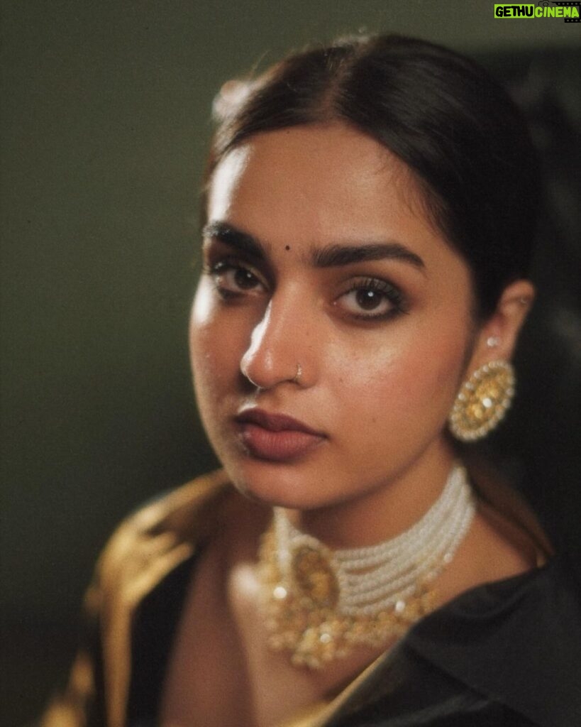 Ayesha Khan Instagram - ✨ . . 📷- @cs.photography17 Styled by- @duh_rasmalai Jewellery- @ijewels009 Location- @dotstudiosmumbai