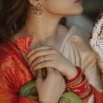 Ayesha Khan Instagram - कहती है इश्क़ दुनिया जिसे , मेरी जान- ए- मन, इस एक लफ़्ज़ में ही छुपी कायनात है. 📷- @theoutcastsoul