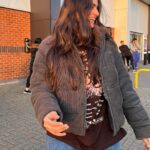 Ayesha Khan Instagram - Send me your playlist 🫰 London, United Kingdom