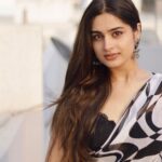 Ayesha Khan Instagram - आओ मिलों चलें. 📷- @kilaruness