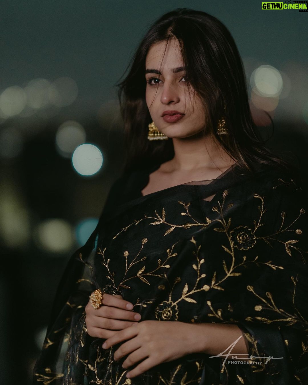 Ayesha Khan Instagram - मैं एक ग़ज़ल तू शायरी❤️✨ . . Outfit- @navya.marouthu Stylist- @sravyalavidi Jewellery- @kushalsfashionjewellery 📷- @_anupphotography