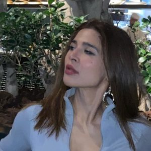 Ayesha Omar Instagram - 🎣 🐟🐬
Zoooming and Clapping 

@zumadubai @clapdxb 

#ayeshaomar #dubai #mydubai #zuma #clap #blue #bonsai #dıfc