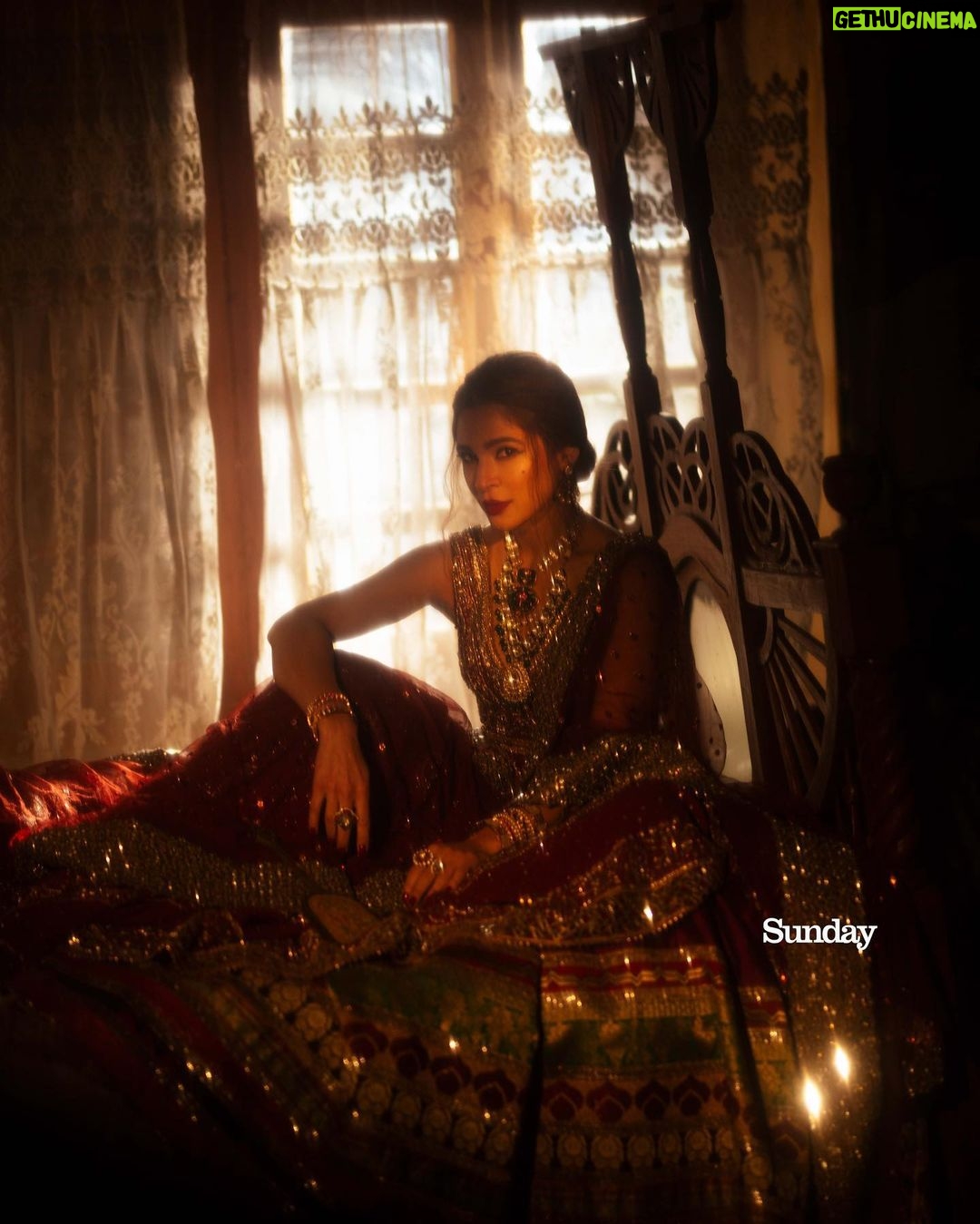 Ayesha Omar Instagram - Ayesha Omar shines on the Sunday Times Digital Cover as she anticipates the release of her upcoming film ‘Taxali Gate.’ 🌟🔥 @taxaligate Muse: @ayesha.m.omar Designer: @lajwantiofficial Jewellery: @amayrajewelspk Makeup & Hair: @ayeshassalonofficial Photographer: @daudmalikofficial Concept & Art Direction: @styledbyozi Videographer: @uqba.mughal @samfrosterofficial Styling: @styledbyozi Styling Assistance & Coordination: @stylebyhassan Talent Coordination: @catwalk_events Location: @hashimalidesignstudios #AyeshaOmer #Meharbano #TaxaliGate #PakistaniFilm #PakistaniCinema #SundayTimesPakistan