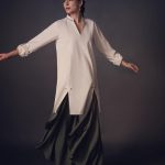 Ayesha Omar Instagram – The @ayesha.omar.style.studio “Dhaga” kurta paired with these “Hava Havai” pants in Olive can be ordered in Black also with white pants. Easy breezy and so comfy with pockets on the side. Dance your day away in this outfit, folks. Website link in bio.
💃🏽🤍 

#ayeshaomar #style #fashion #women #womenswear #kurta #easternwear #white #winter #wardrobe #trending #trend #instagood #instadaily #ayeshaomarstylestudio