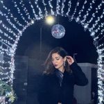 Ayesha Omar Instagram – Shiny happy homies 💃🏽🎪👽🤡👻😇

#december #decemberistan #winter #karachi #shiny #happy #homies #ayeshaomar #familia #circus #festiveseason
