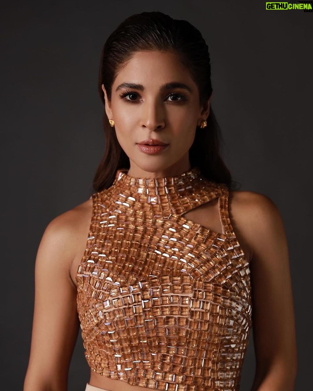 Ayesha Omar Instagram - This beaded top has my heart. Get it in white, black or this amber colour. Perfffff for parties/weddings/red carpet events and everything else in between. Order from my website, dm the brand page or call/whatsapp on the number in bio @ayesha.omar.style.studio ππ½β¨ #ayeshaomar #party #season #december #wedding #winter #style #fashion #women #womenstyle #womensfashion #beadwork #handcrafted #ayeshaomarstylestudio