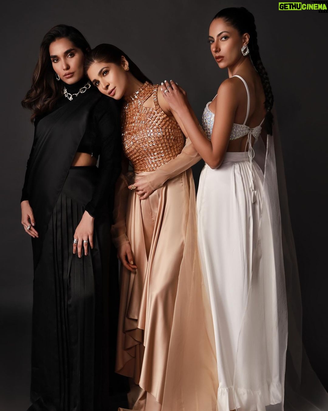 Ayesha Omar Instagram - This beaded top has my heart. Get it in white, black or this amber colour. Perfffff for parties/weddings/red carpet events and everything else in between. Order from my website, dm the brand page or call/whatsapp on the number in bio @ayesha.omar.style.studio ππ½β¨ #ayeshaomar #party #season #december #wedding #winter #style #fashion #women #womenstyle #womensfashion #beadwork #handcrafted #ayeshaomarstylestudio