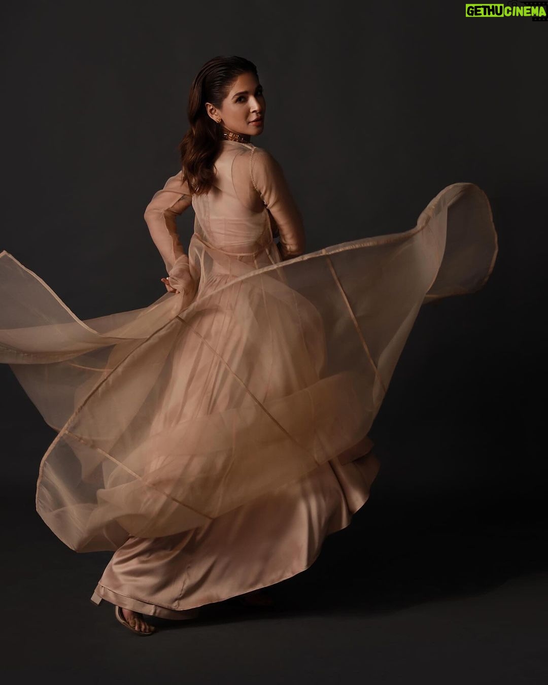 Ayesha Omar Instagram - This beaded top has my heart. Get it in white, black or this amber colour. Perfffff for parties/weddings/red carpet events and everything else in between. Order from my website, dm the brand page or call/whatsapp on the number in bio @ayesha.omar.style.studio ππ½β¨ #ayeshaomar #party #season #december #wedding #winter #style #fashion #women #womenstyle #womensfashion #beadwork #handcrafted #ayeshaomarstylestudio