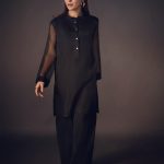 Ayesha Omar Instagram - The “ishq” @ayesha.omar.style.studio organza kurta can be dressed up or down, and can be ordered in black or white. Additionally Get my non toxic candle from @ayesha.o.beauty and immerse yourself in your dreamscapes all winter long. Order now from my website or dm the brand page. 🖤 links in bio. #ayeshaomar #ishq #black #kurta #winter #wardrobe #collection #style #women #fashion #pakistan
