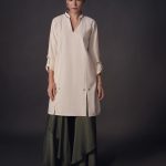 Ayesha Omar Instagram – The @ayesha.omar.style.studio “Dhaga” kurta paired with these “Hava Havai” pants in Olive can be ordered in Black also with white pants. Easy breezy and so comfy with pockets on the side. Dance your day away in this outfit, folks. Website link in bio.
💃🏽🤍 

#ayeshaomar #style #fashion #women #womenswear #kurta #easternwear #white #winter #wardrobe #trending #trend #instagood #instadaily #ayeshaomarstylestudio