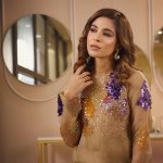 Ayesha Omar Instagram - Naureen Nawaz, the makeup virtuoso, turned an ordinary day into a red-carpet moment. The smokey eye, highlighter, and glossy lip blended seamlessly… Love this look! Thank youuu Naureen 🤍💃🏽 Makeup: @naureennawazofficial Jewelry: @moushe_designs Outfit: @sammykdesigns #NaureenNawaz #NaureenNawazOfficial #ayeshaomar Pakistan