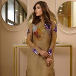 Ayesha Omar Instagram - Naureen Nawaz, the makeup virtuoso, turned an ordinary day into a red-carpet moment. The smokey eye, highlighter, and glossy lip blended seamlessly… Love this look! Thank youuu Naureen 🤍💃🏽 Makeup: @naureennawazofficial Jewelry: @moushe_designs Outfit: @sammykdesigns #NaureenNawaz #NaureenNawazOfficial #ayeshaomar Pakistan