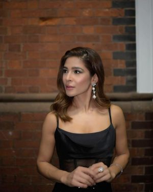 Ayesha Omar Instagram - 🦅 
#ippawards 

@arbaqanchangezi @officialfahadhussayn @javerijewelleryco @mavikhazam @karamakeupstudio @aishasajjadbeauty @ippaawardsdigital @humtvpakistanofficial 

#ayeshaomar 
#glam #manchester #styleblogger #icon #unitedkingdom #awards