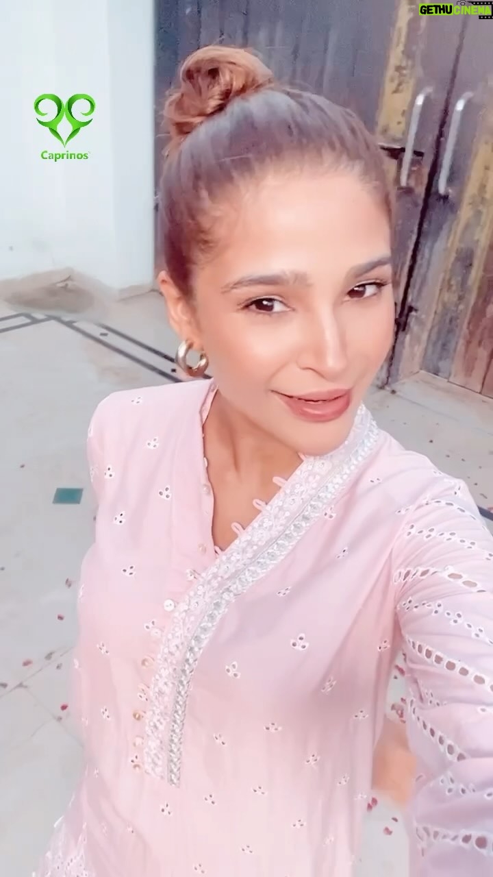 Ayesha Omar Instagram - Ayesha Omer and Caprinos Pizza ๐: A Delicious Duo! Join us on the Grand Launch on October 1st as your favorite stars sprinkle star power to this sizzling event!๐ฅ ๐ Location: Caprinoโs Pizza, 35 Raya Fairways Commercial, DHA Phase 6, Lahore ๐ Call: 0301 481 8888 #CaprinosPizza #JoyInEachSlice #Caprinosgram #CaprinosPizzaPakistan #MominSaqib #AyeshaOmer #Lahore #Foodies #PizzaLovers #DhaPhase6 #1stOct #GrandOpening Defence Raya, Dha