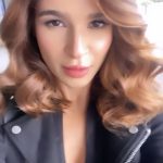 Ayesha Omar Instagram – Bolting backstage in Bolton 😎

@thekaramakeup love my look ✌🏼

#ayeshaomar #boltonstadium #concert #showtime #show #manchester #pakistan #independence #travel #instadaily #style #makeup #hair #goals Manchester, United Kingdom