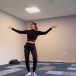 Ayesha Omar Instagram - Meray Naal 🦅 P.s. Prepping it right for my performance in #manchester ✌🏼🥳 @haidermustehsan @sania.sohailkhan @apentertainmentuk #ayeshaomar #rehearsals #showtime #theshowmustgoon #singing #dancing #hosting #performance #manchester #unitedkingdom #boltonstadium Bolton Stadium