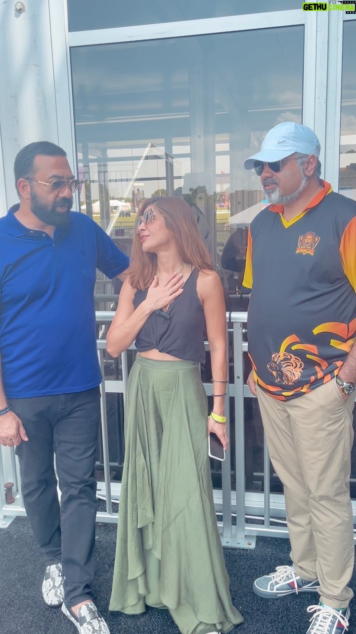 Ayesha Omar Instagram - And we won againnnnn today!!! Go New York warriors!!! What a wonderful, wonderful 5 days this has been. Cannot thank @nywarriorst10 enough for having me here to celebrate cricket with the best crew. Pure love. For cricket and everyone here. πβ€οΈπ₯³βπΌ @muhammad_kamran_awan @leobajwa25 @kamal0617 @usmasterst10 #newyorkwarriors #nywarriors #florida #miami #fortlauderdale #cricket Central Broward Regional Park