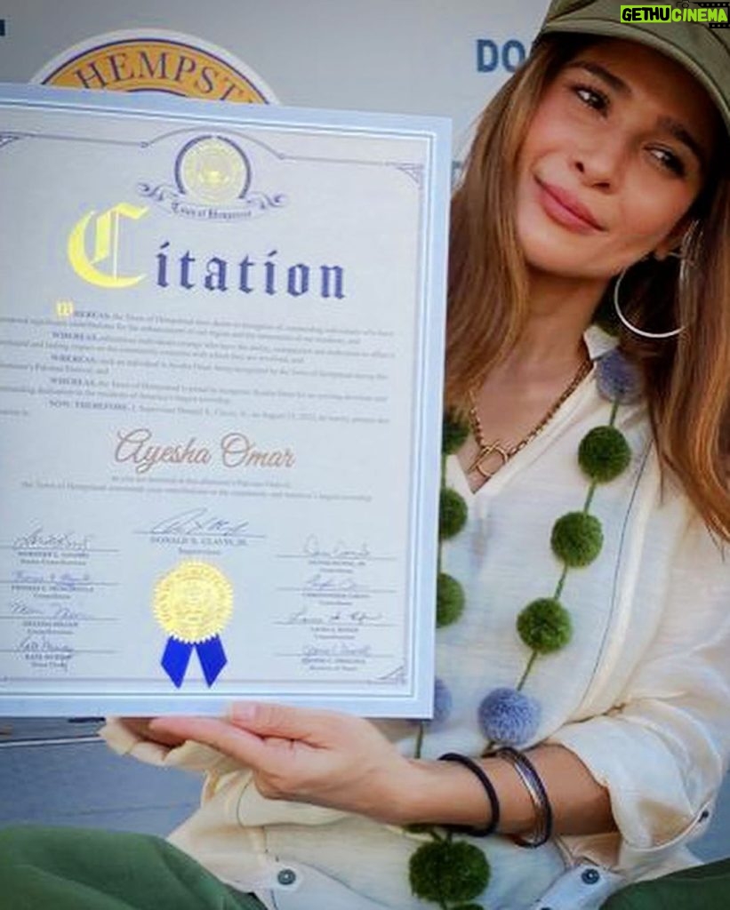 Ayesha Omar Instagram - Feeling incredibly honored at the recognition I received in New York from SEPMA Foundation at Jashne Pakistan. Being acknowledged and appreciated for my contributions is truly gratifying. A big thank you to Shan-e-Pakistan and Zille Huma for this honour of being presented with SEPMA Woman of Inspiration Award and citation from from USA’s largest township. Humbled that I am making a valuable impact and bringing pride to Pakistan! #ayeshaomar #newyork #shaanepakistan #womanofinspiration #award #townofhemstead #womenempowerment #jashnesepma #citation @shaanepakistan New York, New York