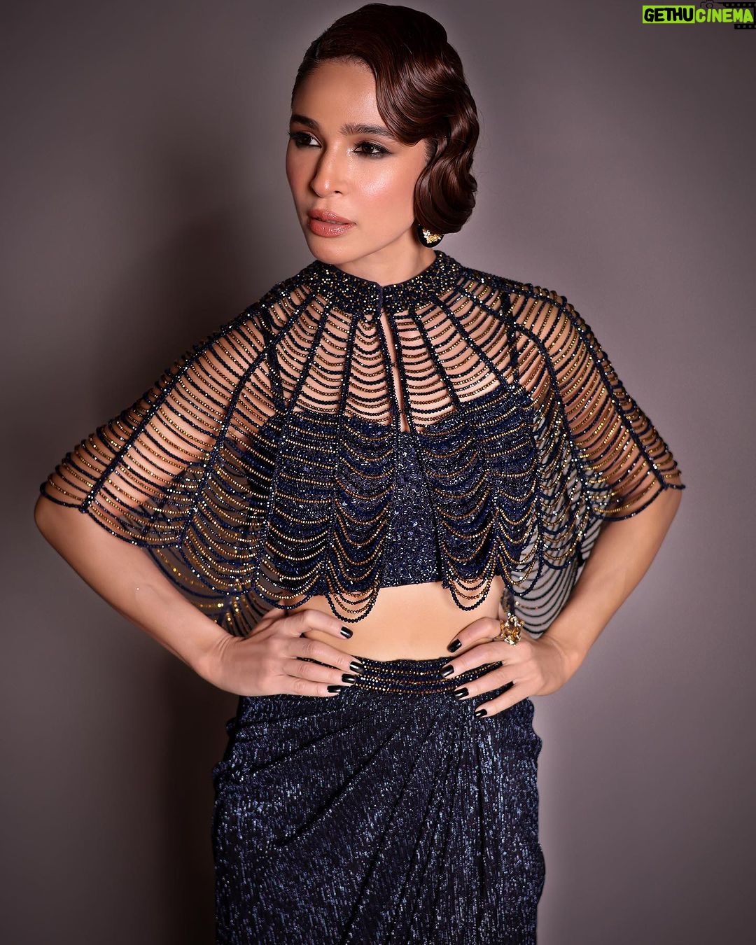 Ayesha Omar - 23.6K Likes - 💃🏽🦅
MY LSA LOOK 2023
#lsa2023
#ayeshaomar
#mylsalook2023
@luxstylepk
@rashmikumariofficial @javerijewelleryco @ayesha.o.beauty @nabila_salon @honeymakeupartist0109 @waqar_ahmed_butt @paragonstudioofficial