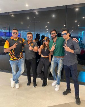 Ayesha Omar Instagram - What a vibe. This trip was something else. Something so special. One for the books. Love love love ✌🏼🥳🏏❤️

@saeedhumayun @falamb3 @iamshaistalodhi @jung_sanam @aijazzaslamofficial @nargisfakhri @safridiofficial @nywarriorst10 @leobajwa25 @muhammad_kamran_awan @mominsaqib @alihaiderofficialpage @kaifikhalilmusic 

#ayeshaomar #miami #florida #cricket #fortlauderdale #nywarriors #love #travel
