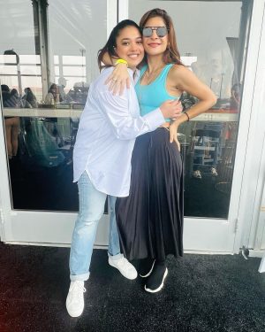 Ayesha Omar Instagram - What a vibe. This trip was something else. Something so special. One for the books. Love love love ✌🏼🥳🏏❤️

@saeedhumayun @falamb3 @iamshaistalodhi @jung_sanam @aijazzaslamofficial @nargisfakhri @safridiofficial @nywarriorst10 @leobajwa25 @muhammad_kamran_awan @mominsaqib @alihaiderofficialpage @kaifikhalilmusic 

#ayeshaomar #miami #florida #cricket #fortlauderdale #nywarriors #love #travel