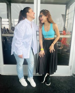 Ayesha Omar Instagram - What a vibe. This trip was something else. Something so special. One for the books. Love love love ✌🏼🥳🏏❤️

@saeedhumayun @falamb3 @iamshaistalodhi @jung_sanam @aijazzaslamofficial @nargisfakhri @safridiofficial @nywarriorst10 @leobajwa25 @muhammad_kamran_awan @mominsaqib @alihaiderofficialpage @kaifikhalilmusic 

#ayeshaomar #miami #florida #cricket #fortlauderdale #nywarriors #love #travel