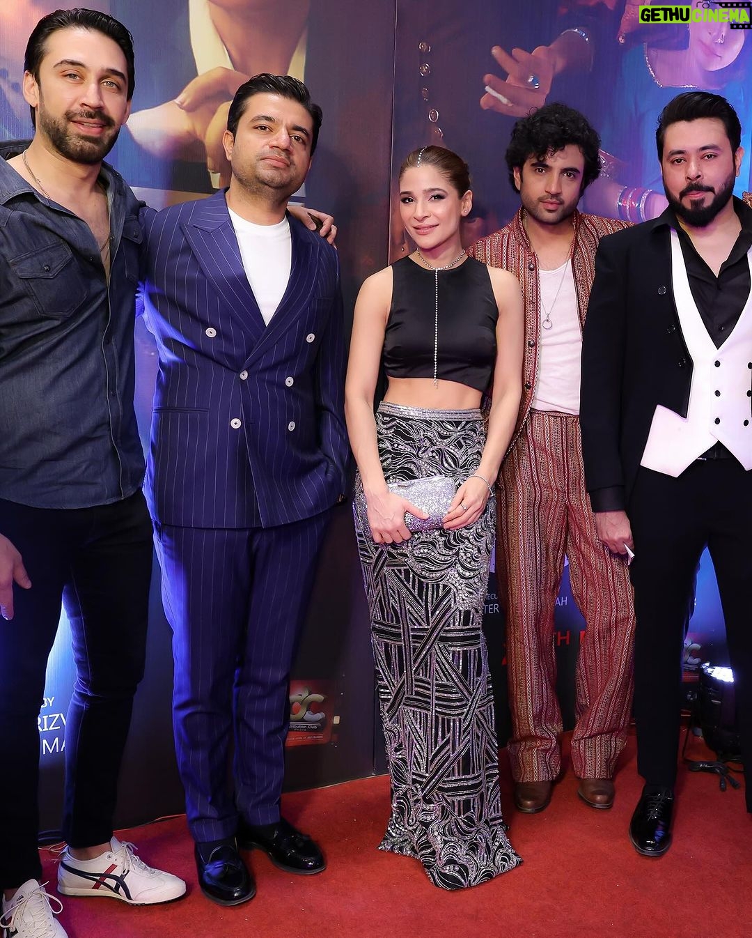 Ayesha Omar Instagram - Karachi special screening for @taxaligate at @nueplexcinemas ❤️❤️❤️ Thank you, all of you for coming to support us and the film. @alirehmankhan @umeraalamofficial @waqas_rizvi @friehaaltaf @mohibmirza @_findingnim @shabbirshah555 @abualeeha @being_shamoon_ I styled myself in @ayesha.omar.style.studio and @ayesha.shoaib.malik and my hair and makeup is by @zeeshu_mua at @nabila_salon 💃🏽💃🏽💃🏽 #ayeshaomar #redcarpet #taxali #taxaligatethefilm #premiere #screening #film #actor #pakistan #karachi #nueplexcinemas #cinema #movie #pakistanicinema #pakistanicelebrities Karachi - The City of Lights