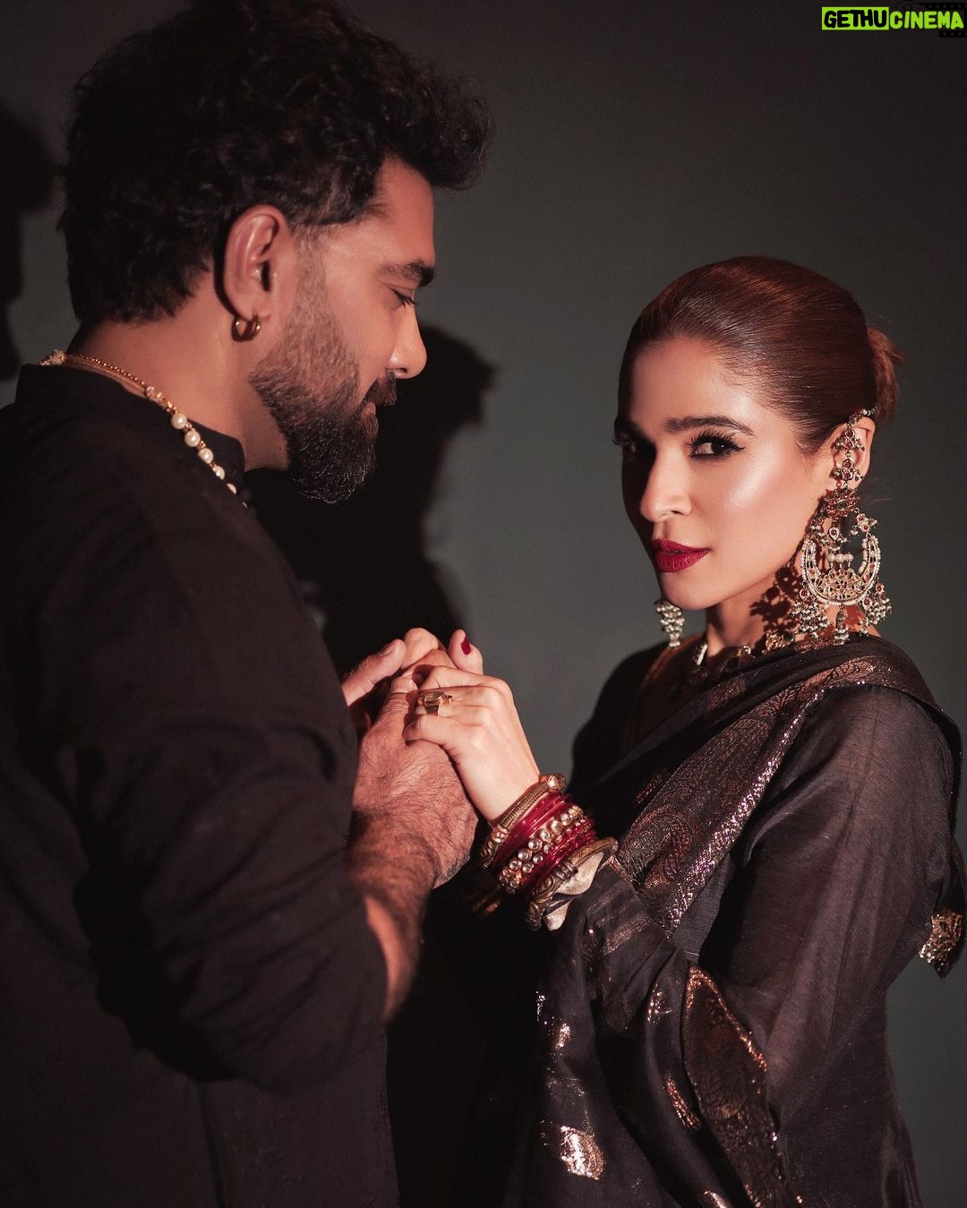 Ayesha Omar Instagram - Shoot for @fhmpakistan. Photography & Edit: @waqar_ahmed_butt @paragonstudioofficial. Featuring stunning @ayesha.m.omar & amazing @yasir.hussain131. Wardrobe: @ayesha.omar.style.studio. Make up & hair: @paragonsalonlhr. Stylist: @arbaqanchangezi.