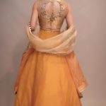 Ayesha Omar Instagram - Got my hands on this dreamy number by @daancouture : “Aarzu” . This golden tissue choli, adorned with intricate hand work in antique gold, captivates with zardozi and resham embelishments and is paired with a mustard lehanga and an ivory jamawar border in timeless chatta patti. An absolute beauty and extremely comfortable to move around in. 💛🧡 #ayeshaomar #ayeshaomer #actor #desi #daan #couture #yellow #Ghazalfestivecollection #oldcraftlove #Luxuryformal Pakistan