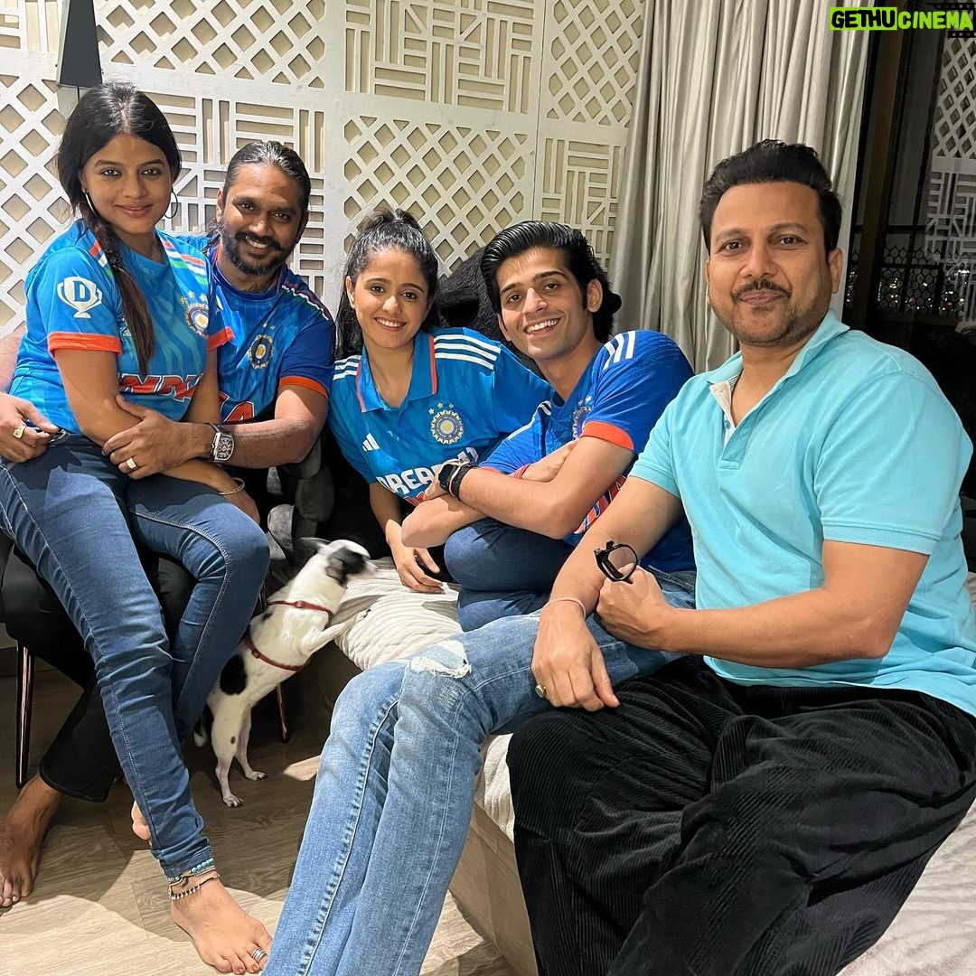 Ayesha Singh Instagram - We are extremely proud of our Indian Cricket team for a brilliant performance throughout the tournament and in regards to yesterday ,hard luck! Pictures of togetherness and enjoyment. We Indians will always stand by our team. See you soon❣️ PS:- Last picture @ishaanrajeshsingh in serious discussion with dear Gorilla ❣️