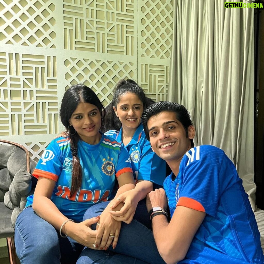 Ayesha Singh Instagram - We are extremely proud of our Indian Cricket team for a brilliant performance throughout the tournament and in regards to yesterday ,hard luck! Pictures of togetherness and enjoyment. We Indians will always stand by our team. See you soon❣️ PS:- Last picture @ishaanrajeshsingh in serious discussion with dear Gorilla ❣️