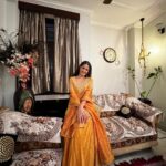 Ayesha Singh Instagram – 🪔Aap Sabhi ko Diwali ki Shubkamnain. Mine was a Simple traditional one with my family in Agra ❣️🧿. 
Outfit @bibaindia ❣️ Agra, Uttar Pradesh
