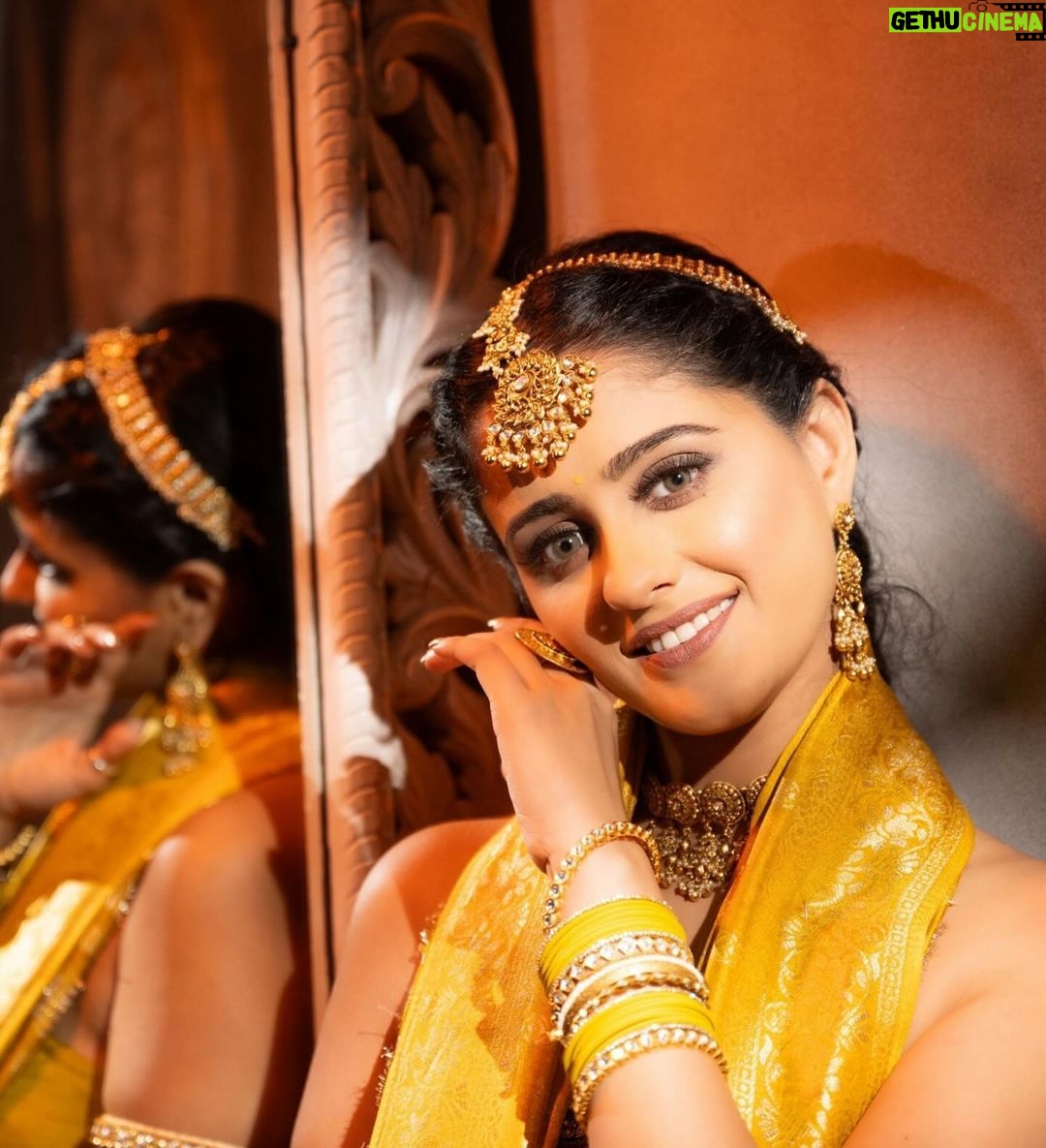 Ayesha Singh Instagram - . Shoot Concept & Designed By:- @nehaadhvikmahajan @bridalsbynam . 💄MUA , Hair & Styling :- @nehaadhvikmahajan . Assisted By :- @styleby_vaishnavi . 🥻Saree :- @neerusindia . 💍Jewelery :- @sonisapphire . 🎥:- @deepak_das_photography @kakali_das_photography . #ayeshasingh #makeup #ootd #nehaadhvikmahajan #makeupbyme💄 #nammakeovers #bride #to #be #bridal #look #bridalmakeupartist #destinationweddingmakeupartist #weddingmakeup #hair #hairstyling #nammakeovers #bollywood #television #makeupartist #mumbai #traveller #all #over #the #globe