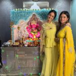 Ayesha Singh Instagram – Happy Ganesh Chaturthi Everyone, may ganesh ji give us wisdom to do the right thing, may we always find our loved ones by our side and may we be of help to the needy. 🙏🏻❤️ with @ishaanrajeshsingh @siddhartha_vankar @mitaalinag Sankalp @sandeepm_kumar 
Outfit: @lavanyathelabel 
Brand Pr: @styling.your.soul X @socialpinnaclepr