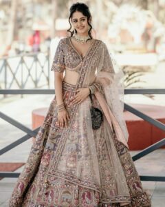 Ayesha Singh Instagram - Stylist:- @nehaadhvikmahajan Outfit:- @neerusindia Hair & Make up:- @vanshikhachanglanimua Photographer:- @camera.wala_ 👉🏻 swipe