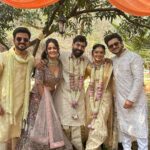 Ayesha Singh Instagram – Full Green pyaar ka signal @siddharthbodkeofficial and @titeekshaatawde 😘😘Such a pretty wedding ♥️ A million more times congratulations..♥️