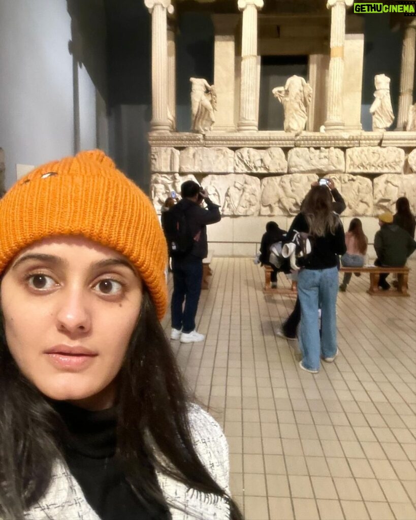 Ayesha Singh Instagram - Museum and shopping Day ❣ 😈The Mummy The British Museum